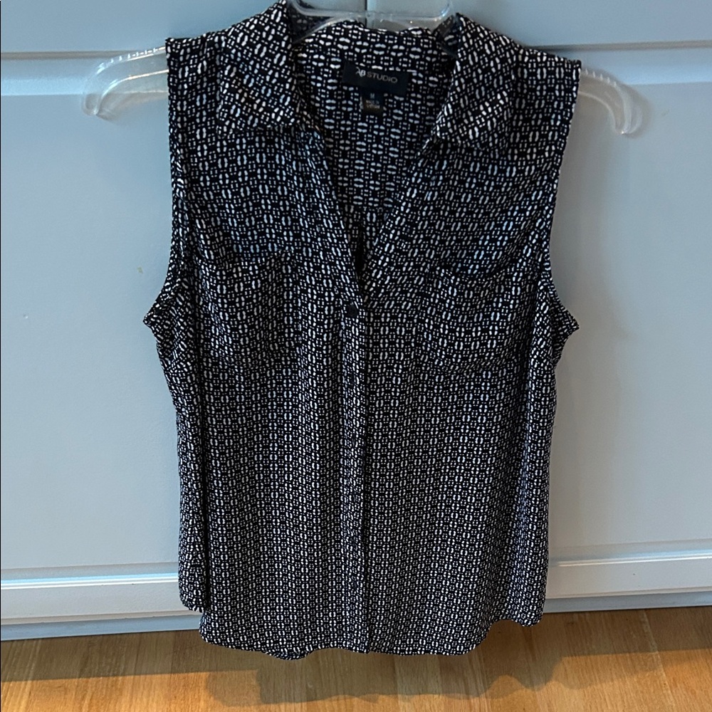 AB Studio Black and White Sleeveless Blouse